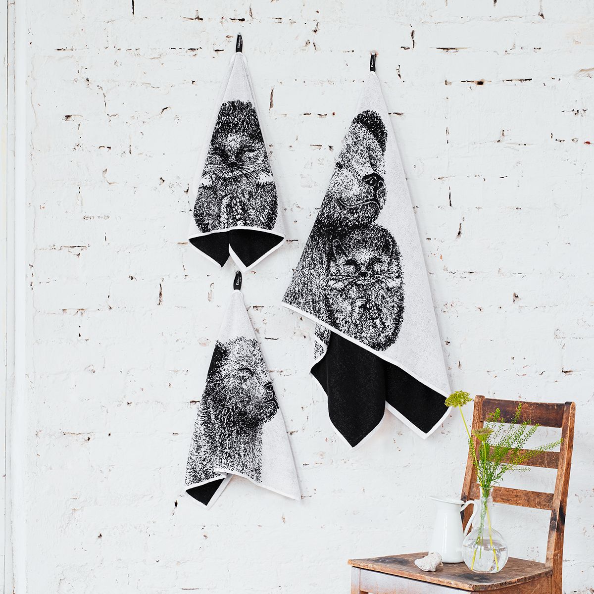 Finlayson Karhu White / Black Hand Towel Finlayson Bath Towels