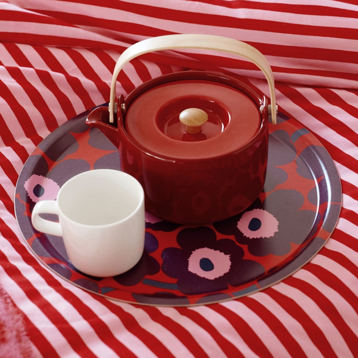 Marimekko Oiva Red Teapot Marimekko Kitchen, Dining, & Home Sale