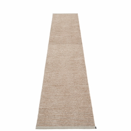 Pappelina Effi Plastic Rug - Warm Grey, 2 1/4' x 9 3/4'