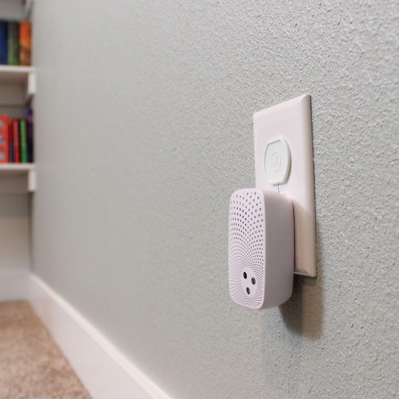 QZ2300840 Qolsys Wireless ZWave IQ Siren and Repeater