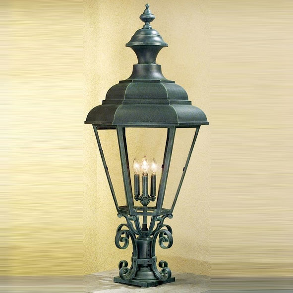 Hanover Lantern B30860 Jamestown Grande Traditional Exterior Pier Mount