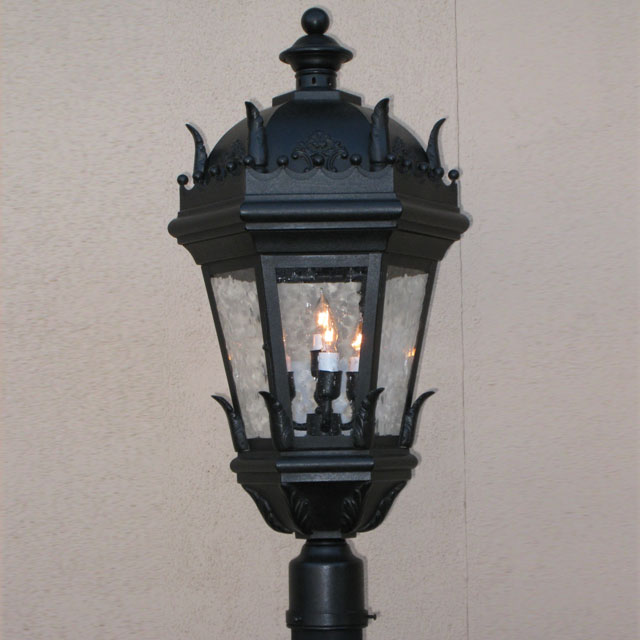 Lighting Innovations P5861 Traditional Outdoor 9" Wide x 20.8" Tall Lamp Post Light Fixture