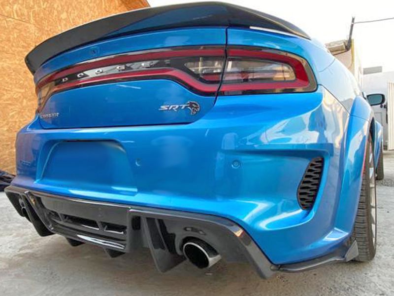Carbon Fiber Look Side Skirts For Dodge Charger SRT 392 (2015-2023) – Hellcat Widebody Style, Direct Fit